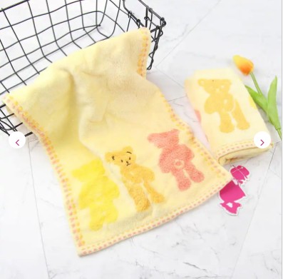 لماذا يعتبر تصميم الحافة وامتصاص الماء من منشفة الوجه Jacquard Cotton للأطفال جيد جدًا؟